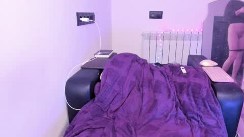 Snapshot of tenebrise chatting on March 15, 7:42 pm Kira online show from March 15, 7:42 pm