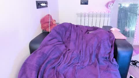 Snapshot of tenebrise chatting on March 31, 8:48 am Kira online show from March 31, 8:48 am