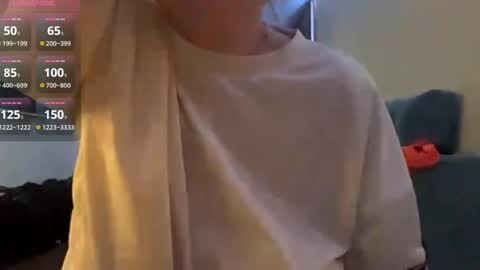 Snapshot of teneshaalthiser chatting on April 10, 8:46 pm Hello My name is Ida I will be very glad to see you 3 online show from April 10, 8:46 pm