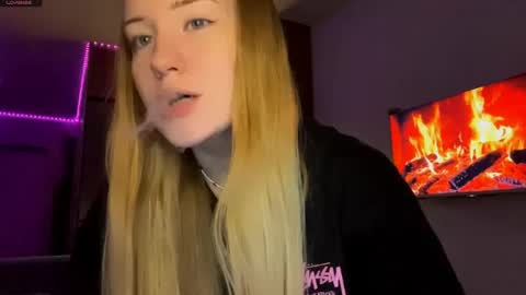 Snapshot of teneshaalthiser chatting on April 11, 6:01 pm Hello My name is Ida I will be very glad to see you 3 online show from April 11, 6:01 pm