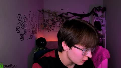 Snapshot of teo_wilson chatting on October 30, 2:18 pm teo_wilson online show from October 30, 2:18 pm