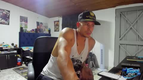 Snapshot of teoyes_ chatting on February 13, 12:28 am teoyes_ online show from February 13, 12:28 am