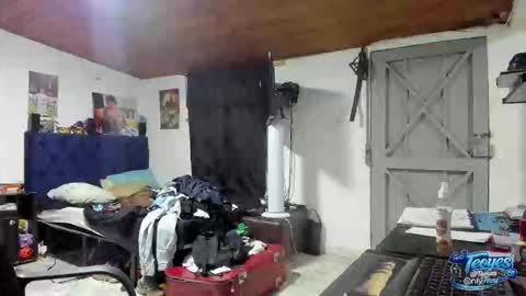 Snapshot of teoyes_ chatting on February 27, 2:33 am teoyes_ online show from February 27, 2:33 am