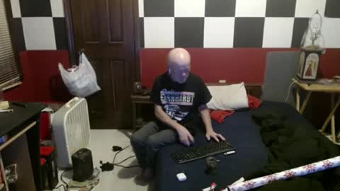 Snapshot of terdness2366 chatting on December 25, 2:35 am terdness2366 online show from December 25, 2:35 am