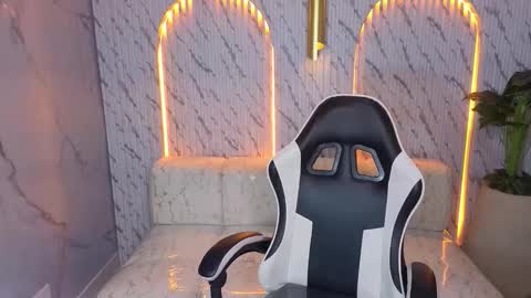 Online 800 to 1400 online show from October 30, 1:23 pm