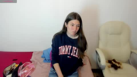 Snapshot of tesa_cute chatting on September 29, 1:00 am tesa online show from September 29, 1:00 am