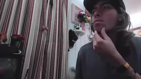 Snapshot of tesla454 chatting on November 23, 7:19 am Danny Boy online show from November 23, 7:19 am