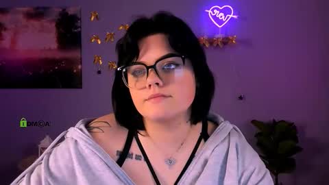 tessa_dream_ online show from January 9, 7:26 pm