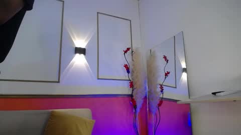 Snapshot of tessachains chatting on November 8, 11:47 pm tessachains online show from November 8, 11:47 pm