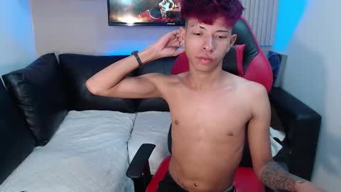 Snapshot of tessachains chatting on November 14, 3:05 am tessachains online show from November 14, 3:05 am