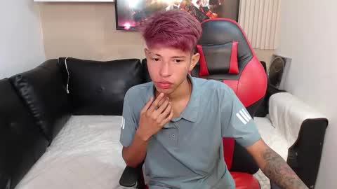 Snapshot of tessachains chatting on November 17, 2:28 am tessachains online show from November 17, 2:28 am