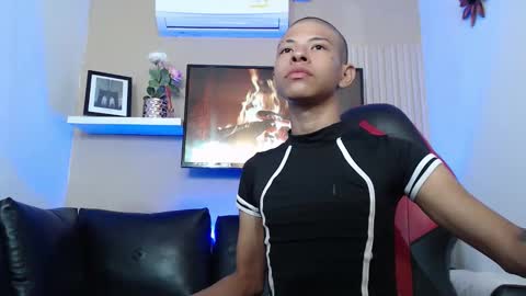 Snapshot of tessachains chatting on November 18, 12:09 pm tessachains online show from November 18, 12:09 pm