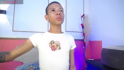 Snapshot of tessachains chatting on November 27, 1:51 am tessachains online show from November 27, 1:51 am