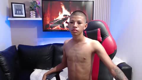 Snapshot of tessachains chatting on November 30, 1:37 pm tessachains online show from November 30, 1:37 pm