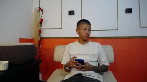 Snapshot of tessachains chatting on December 5, 2:09 am tessachains online show from December 5, 2:09 am