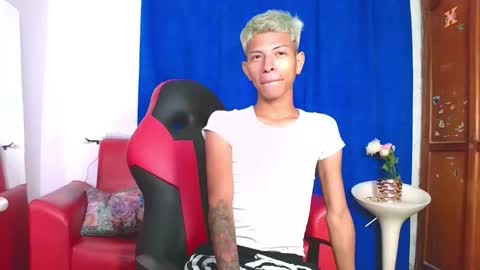 tessachains online show from February 24, 9:35 pm