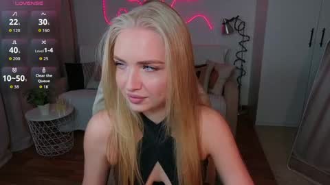 TessaHamilton online show from April 26, 10:13 am