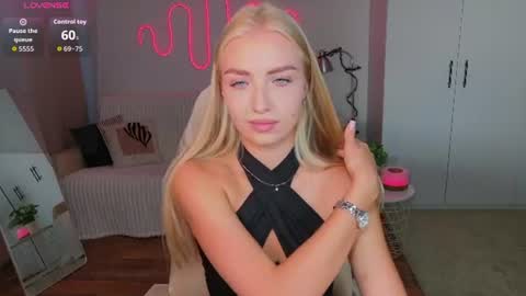 TessaHamilton online show from July 17, 11:06 am