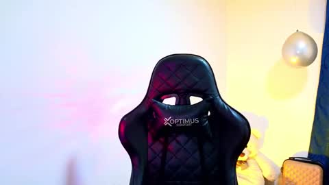 Tessy online show from November 6, 3:13 pm