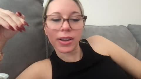 Daphne Summers online show from November 6, 4:08 pm