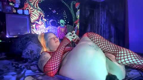 Snapshot of texaspregogrllll chatting on November 7, 11:27 pm TEXASGIRLLLL online show from November 7, 11:27 pm