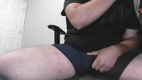 Snapshot of texmexlat chatting on April 1, 6:58 am texmexlat online show from April 1, 6:58 am