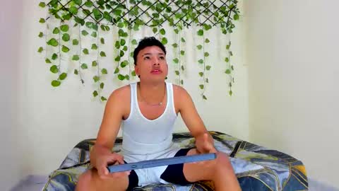 teylor_hot_21cm online show from April 12, 5:23 am