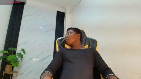 teylor_lovee online show from February 12, 9:32 pm