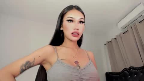 Snapshot of tgirl_luna69 chatting on May 30, 8:44 am Luna online show from May 30, 8:44 am