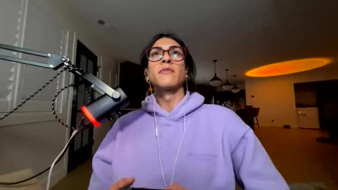 babygirlmami online show from March 21, 8:19 am