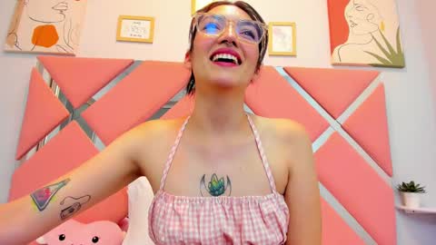 Thaily online show from March 5, 7:38 pm
