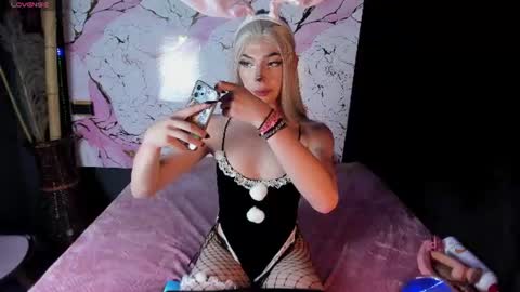 Snapshot of thali_a chatting on June 27, 2:49 am online show from June 27, 2:49 am