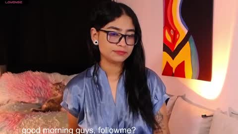 Snapshot of thalia_066 chatting on October 25, 11:07 am thalia online show from October 25, 11:07 am