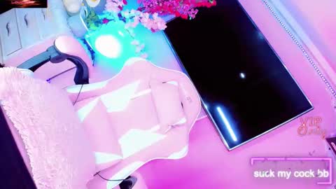 Thalia Girl online show from February 22, 2:02 am