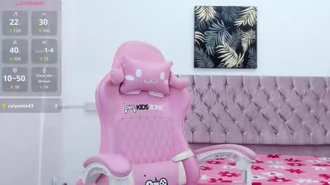 Snapshot of thalia_ssmith chatting on March 1, 7:05 pm thalia online show from March 1, 7:05 pm