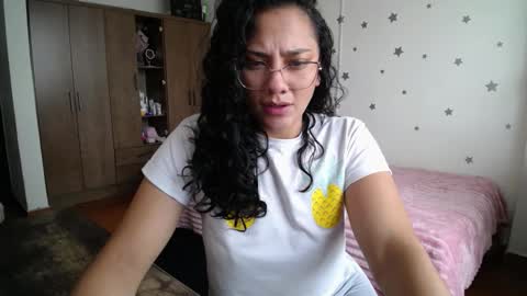 Snapshot of thaliacooper chatting on February 3, 4:12 pm online show from February 3, 4:12 pm