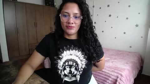 Snapshot of thaliacooper chatting on February 7, 4:22 pm online show from February 7, 4:22 pm