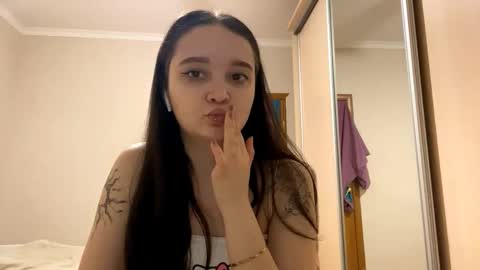 Yumi online show from February 23, 3:09 pm