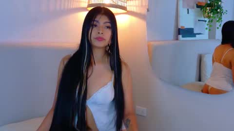 thalianarosse online show from March 20, 4:06 am