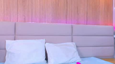 thalianarosse online show from April 5, 4:20 am