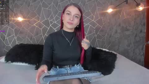 Snapshot of thalira_angels chatting on July 11, 2:53 pm THALIRA ANGELS online show from July 11, 2:53 pm
