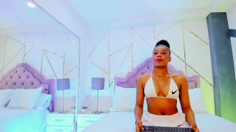 Thamara Fox online show from December 3, 4:25 am