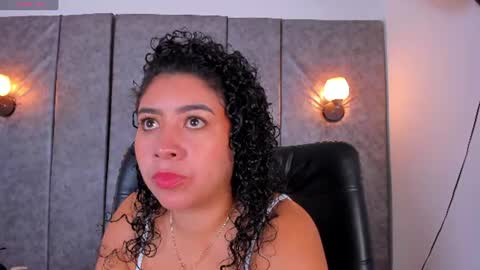 Snapshot of thara_webstter chatting on June 24, 11:42 am thara webstter online show from June 24, 11:42 am