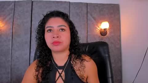 Snapshot of thara_webstter chatting on July 6, 11:40 am thara webstter online show from July 6, 11:40 am