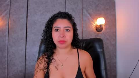 Snapshot of thara_webstter chatting on July 11, 11:46 am thara webstter online show from July 11, 11:46 am