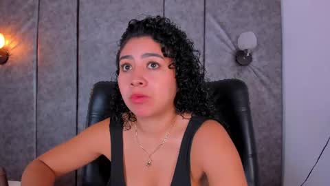 Snapshot of thara_webstter chatting on July 17, 11:39 am thara webstter online show from July 17, 11:39 am