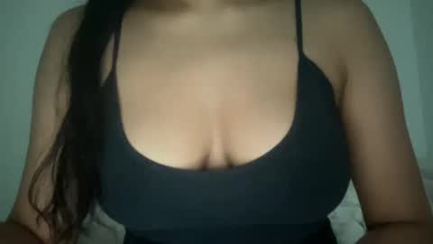 Melanie online show from October 13, 7:36 pm