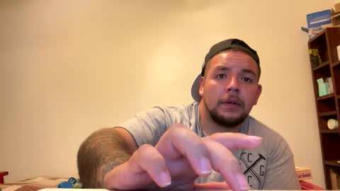 Snapshot of thatguymichael93 chatting on October 29, 7:10 am thatguymichael93 online show from October 29, 7:10 am