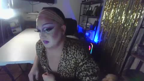 thatoneboyfromb4 online show from February 7, 10:19 am