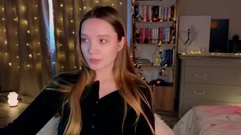 Snapshot of thatonerabbit chatting on February 23, 10:34 am Alice online show from February 23, 10:34 am